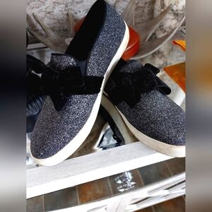 😍 Like New-Sparkly Black Slip-On Shoes with Bow.